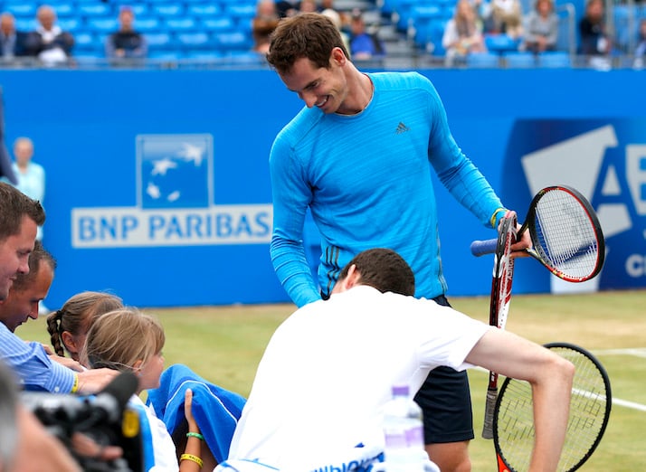 Andy_Murray_Coaxing_kids_to_play_tennis