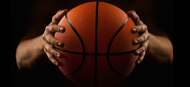 Basketball_Between_Hands